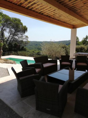 villa 12 personnes a lorgues